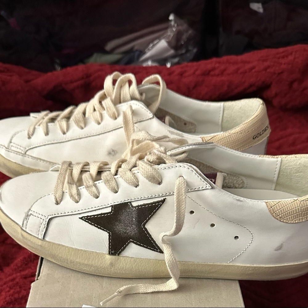 Golden Goose Super star classic Men’s 41 or Women’s 41 like new